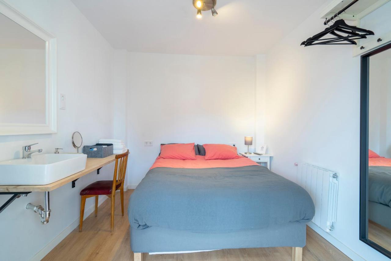 Independent Room Close To Ifema Y Aeropuertob Madrid Eksteriør bilde